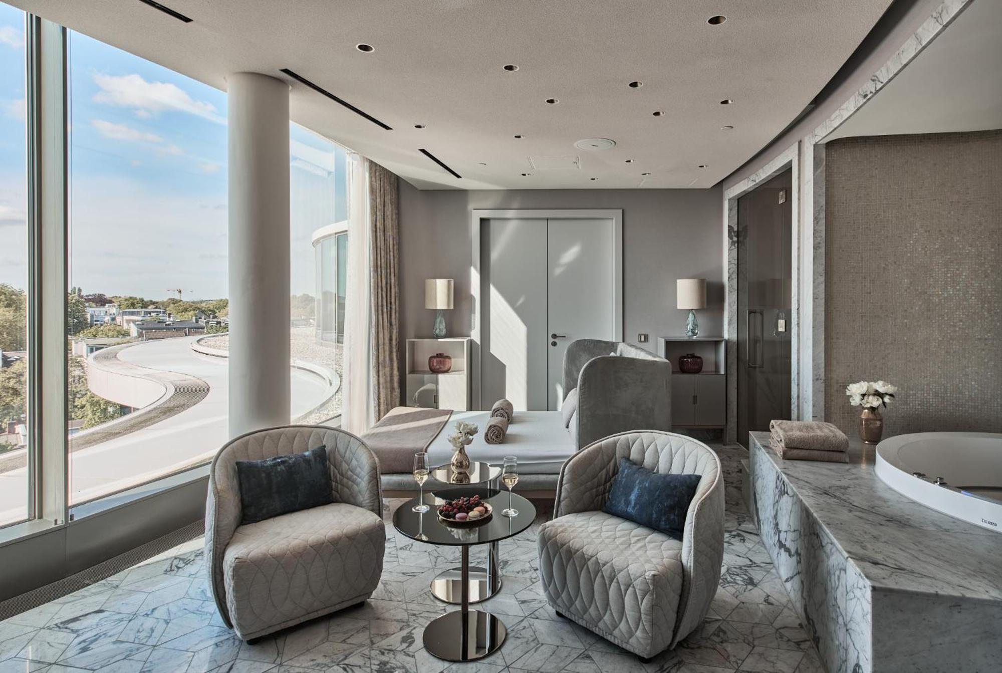 The Fontenay Гамбург Экстерьер фото The Sky Residence